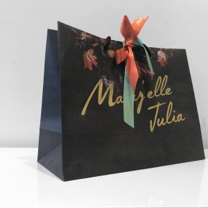 Ruban satin sac cadeau